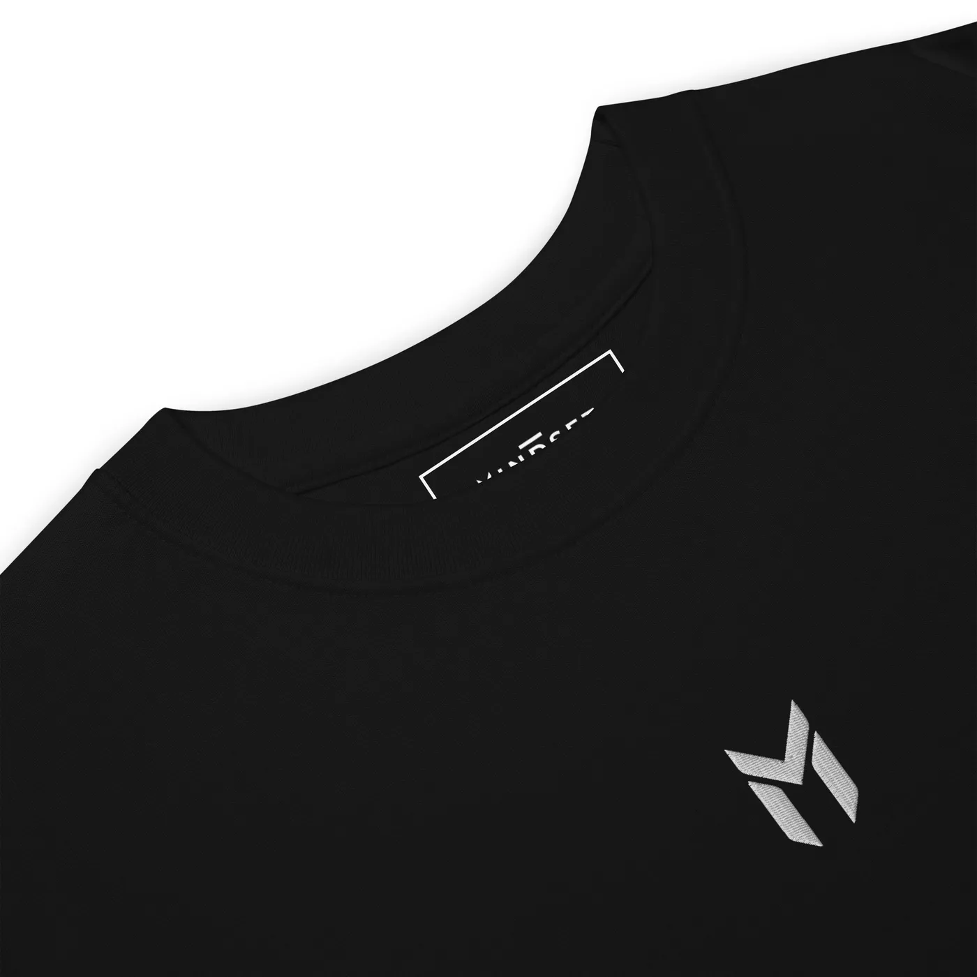 HEAVYWEIGHT TEE, EMBLEM, BLACK